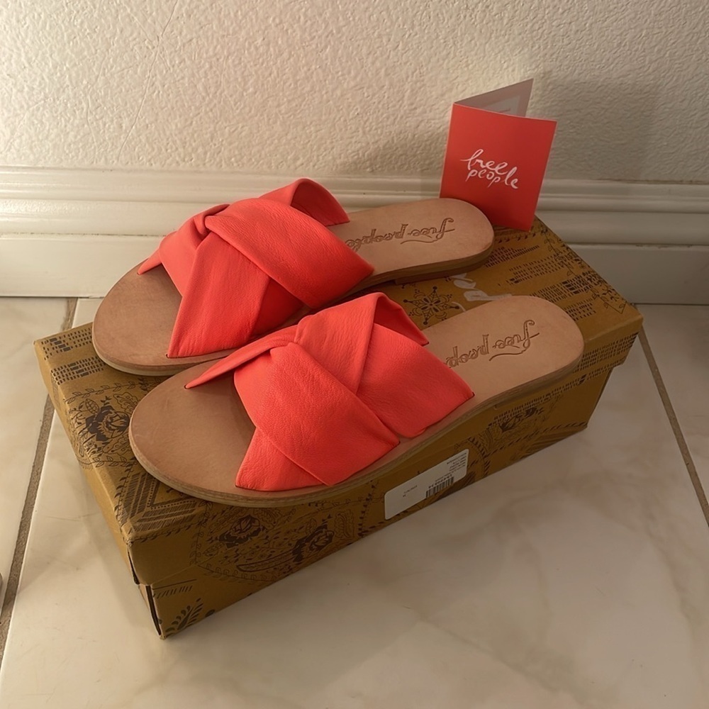 NIB Free People Rio Vista Slide Sandal Coral Size 36 5 or 5.5